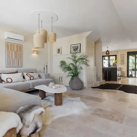 Apartment Costabella Townhouse Near The Marbella
